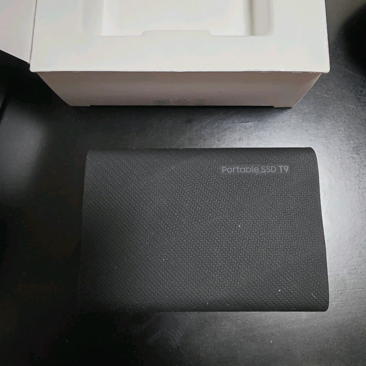 삼성 외장SSD T9 2TB--2