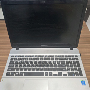 삼성 노트북 15인치 i7 8GB 238GB SSD