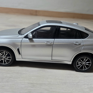 1:18 노레브 x6m 다이캐스트