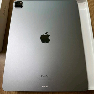 아이패드 프로 12.9 6세대 256GB + 매직키보드
