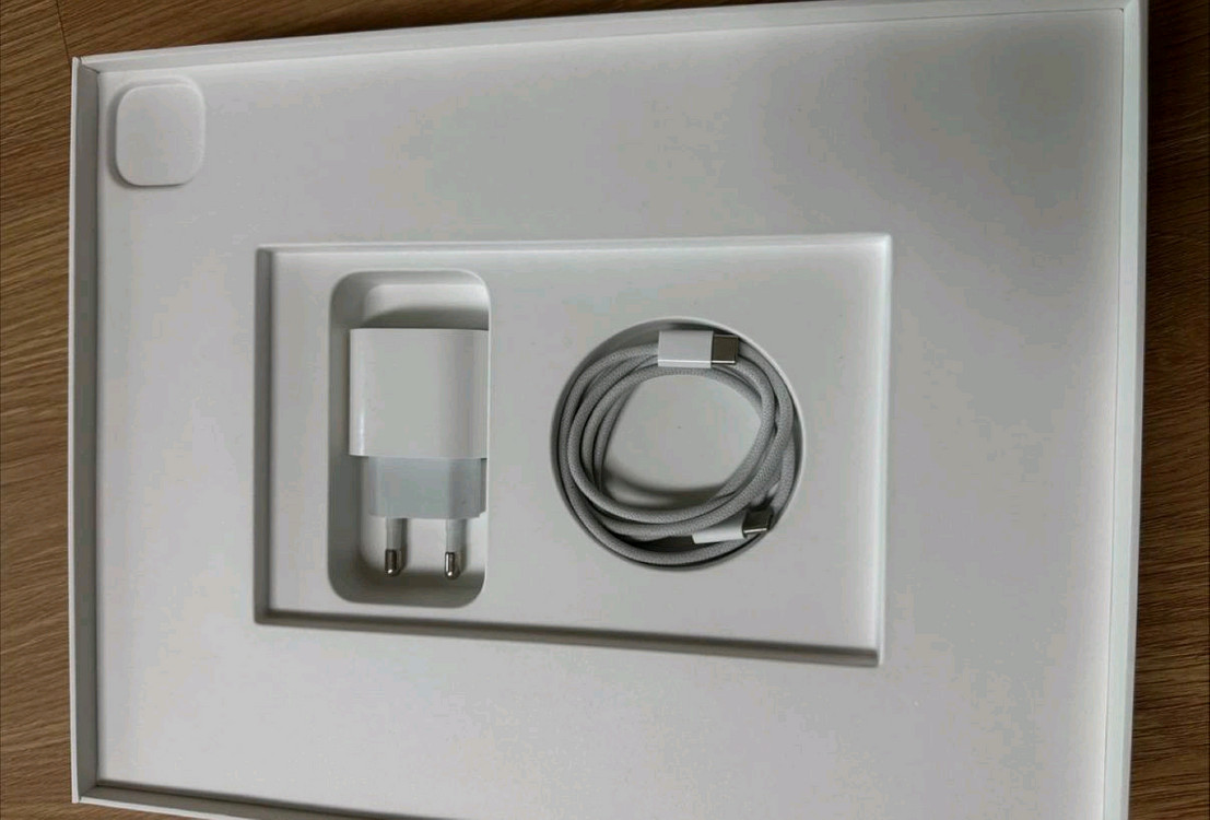 아이패드 프로 12.9 6세대 256GB + 매직키보드--4