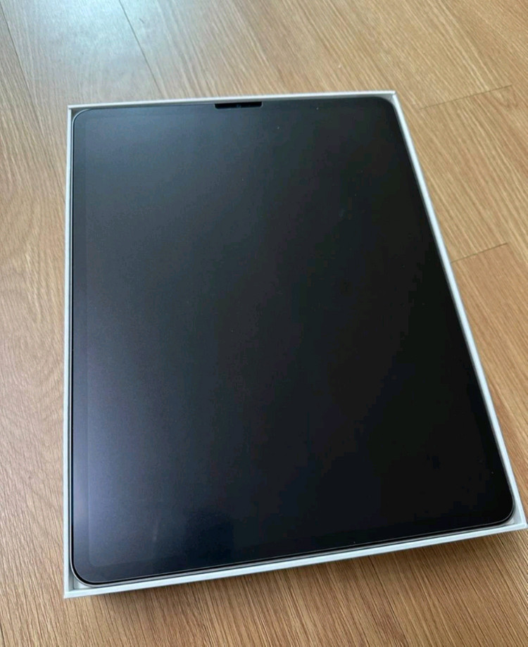 아이패드 프로 12.9 6세대 256GB + 매직키보드--6