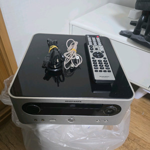 마란츠 M-CR502 CD 리시버 팝니다.