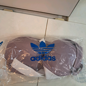 새상품 아디다스 브라 85B 보라색