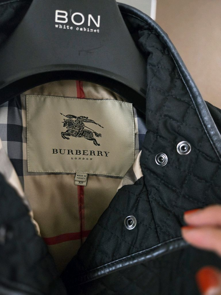 버버리 블랙 퀼팅 자켓 66사이즈--4