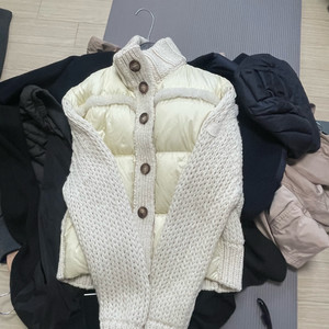 몽클레어 여성 니트패딩자켓 xs사이즈 23년구매