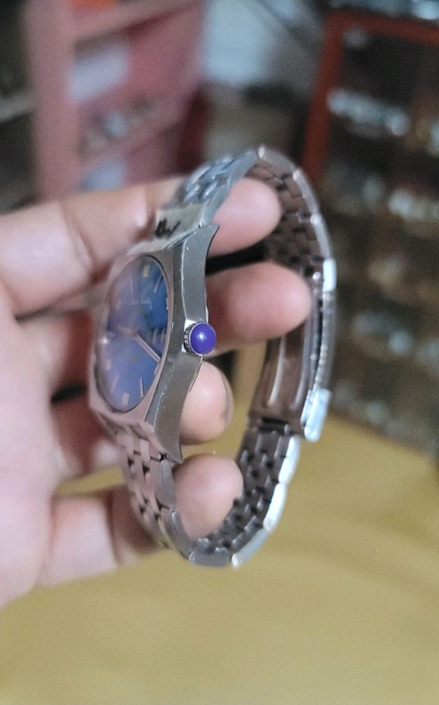 (희귀/신품급) 폴스미스 스위스메이드 시계 (청판과 비교안되는 컬러)유일한 취미로 집착하여 시계를 진열만할뿐 전문 이미지