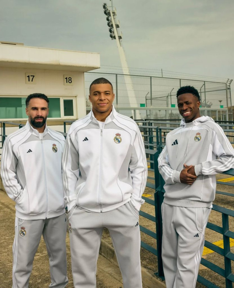 25/26 레알마드리드 앤썸자켓--5