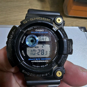 한정판 카시오 독구리 G-SHOCK Frogman 다이버 시계