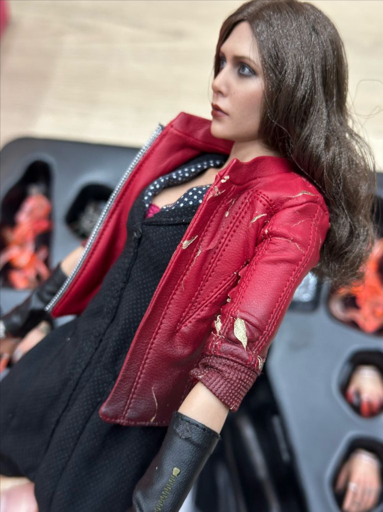 핫토이 에이지오브울트론 스칼렛위치 / 핫토이 aou 스칼렛위치--2