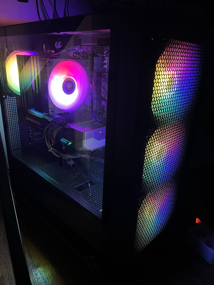 고사양 게이밍 7800X3D 9070XT--0