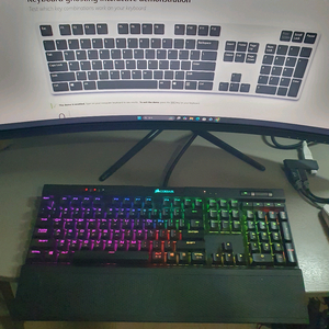 키감좋은 CORSAIR 커세어 K70 저소음 체리 적축 기계식 키보드