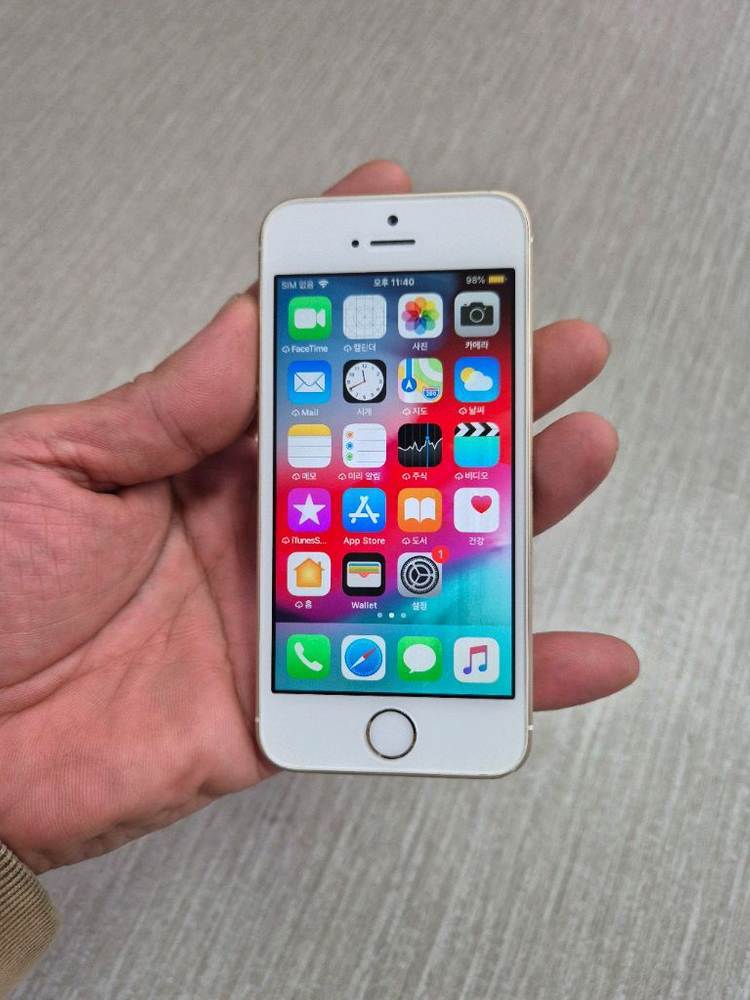아이폰 SE 1세대 골드 A급 아이폰 5 싸게드려요--0