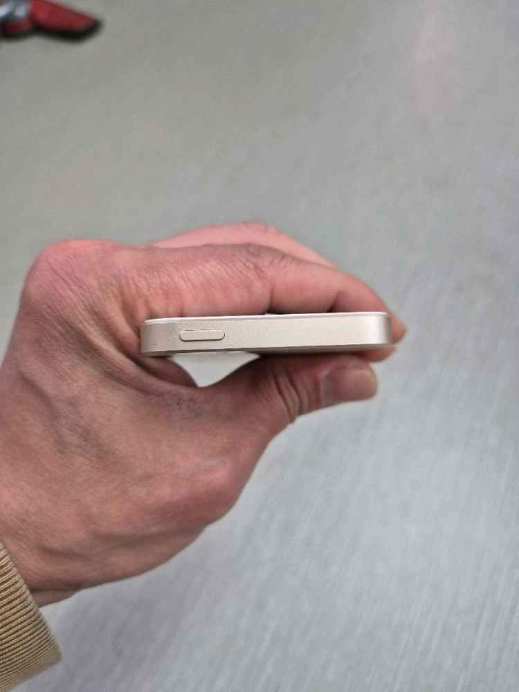 아이폰 SE 1세대 골드 A급 아이폰 5 싸게드려요--5