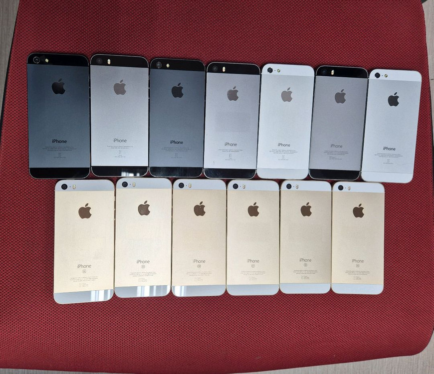 아이폰 SE 1세대 골드 A급 아이폰 5 싸게드려요--7