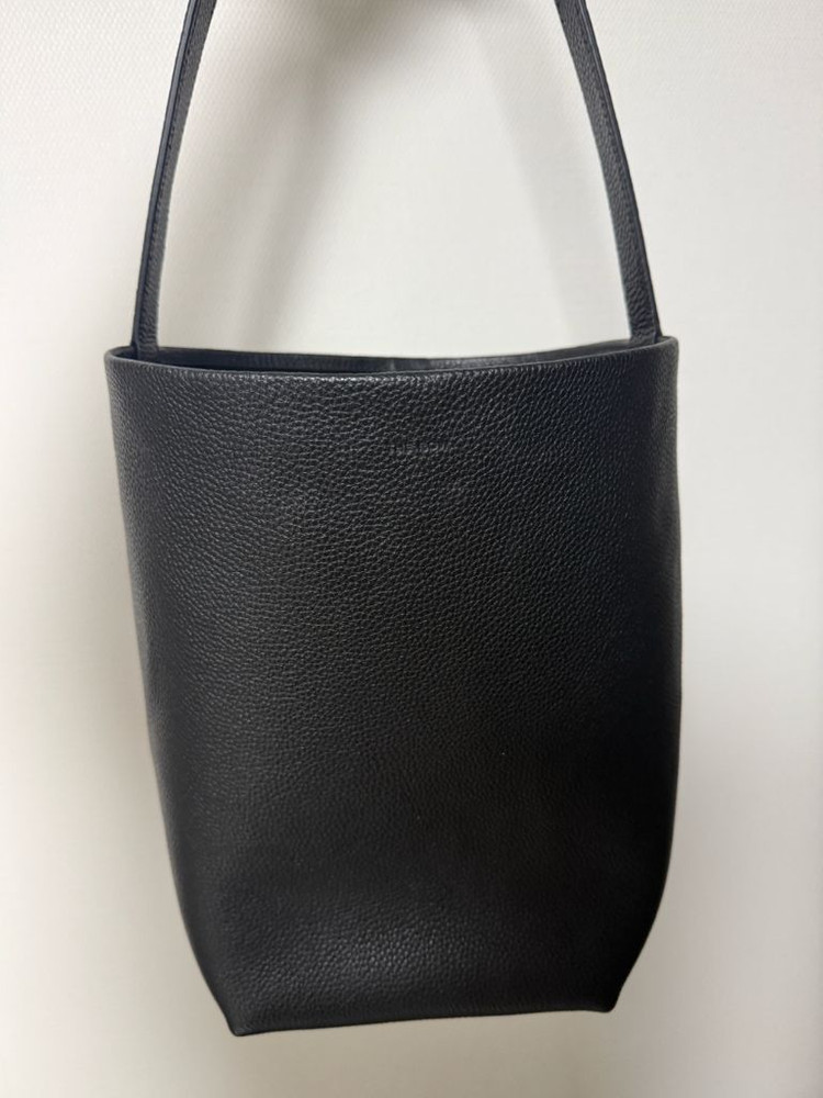 (새상품)더로우 파크백 미듐 블랙 이미지