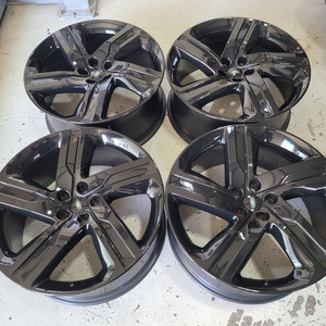 랜드로버 디스커버리5 22인치 순정품휠 한대분 판매