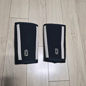 SBD 디파이 엘보슬리브 (팔꿈치보호대) XS 사이즈 팝니다