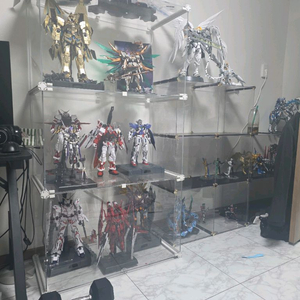 건담 장식장 판매합니다.