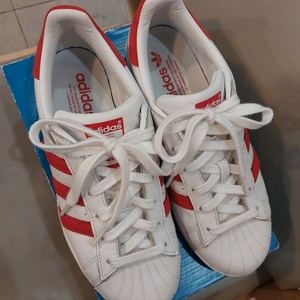 아디다스 슈퍼스타 액티브 레드 색상 남성용 245mm 택포 4만 4천원