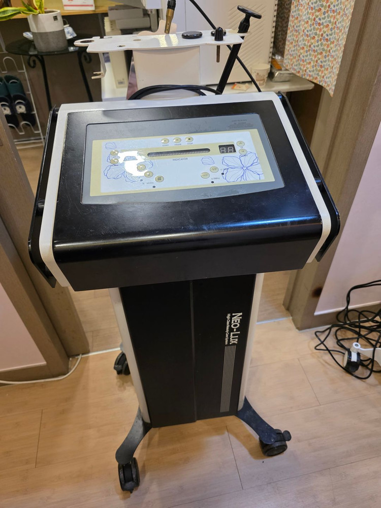 고주파기 네오럭스 고주파 중고 미용기기 판매합니다 이미지