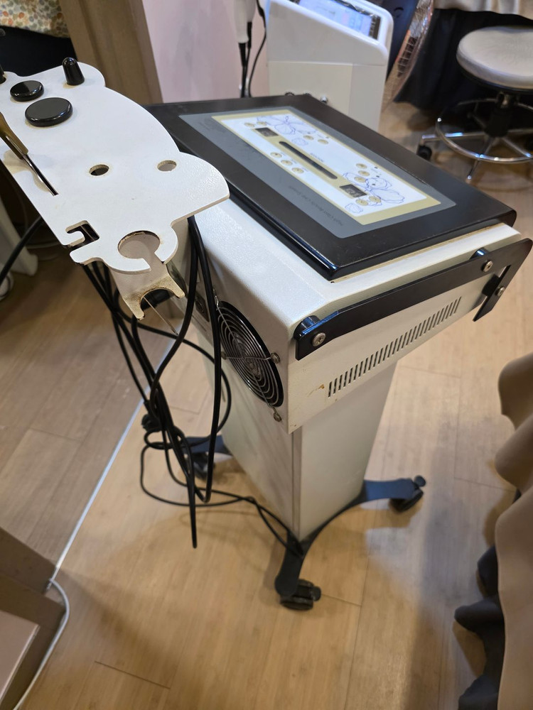고주파기 네오럭스 고주파 중고 미용기기 판매합니다 이미지