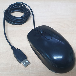 불용품 6가지 일괄 처분>> 노트북 쿨링 패드, 모니터 받침대, 마우스 2개, 키보드 2개 일괄