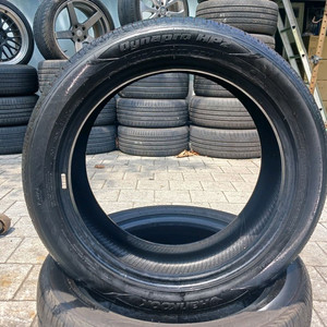 215 50 18 한국타이어 다이나프로 HP2 두개 판매합니다 이미지