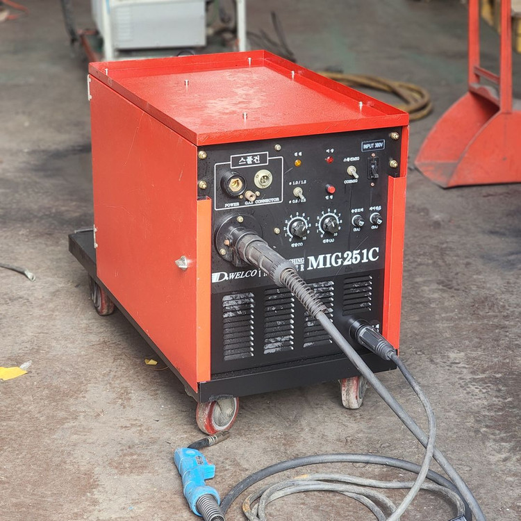 자동차 판금용 co2용접기 250A 380v 전용--3