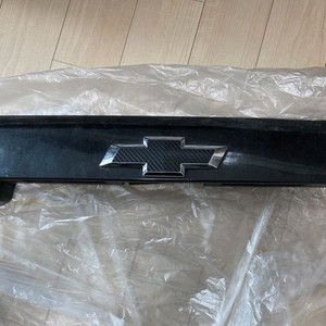 윈스톰 트렁크 몰딩 검정 + 캡티바 엠블럼(카본 시트지)