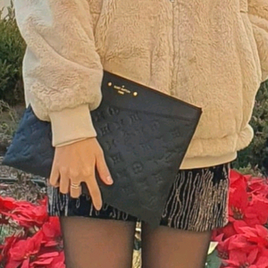 루이비통 앙프렝뜨 클러치백 정품S급(영수증O)구찌프라다디올고야드샤넬셀린느보테가생로랑버버리발렌시아가가방