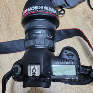 DSLR 카메라 + 11-24mm 렌즈 세트 이미지