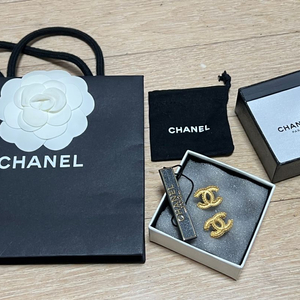 샤넬 cc 로고 기본 귀걸이 이어링 CHANEL