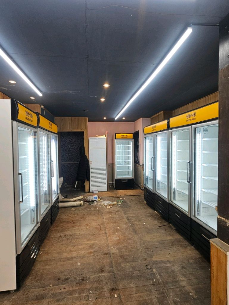 수직냉동고 아이스크림냉동고 냉동쇼케이스 이미지