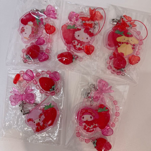 이치고 신문 50주년 딸기 스크랩 키링 시크릿 산리오