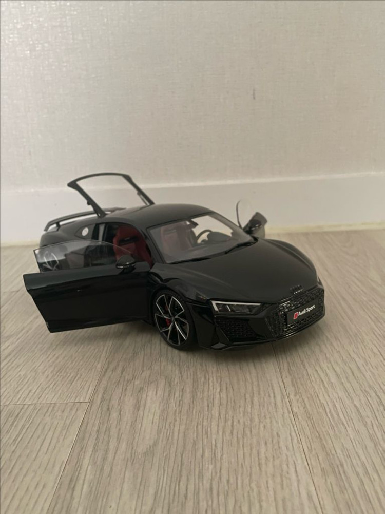 켕파이 1:18 아우디 R8 쿠페 다이캐스트--2