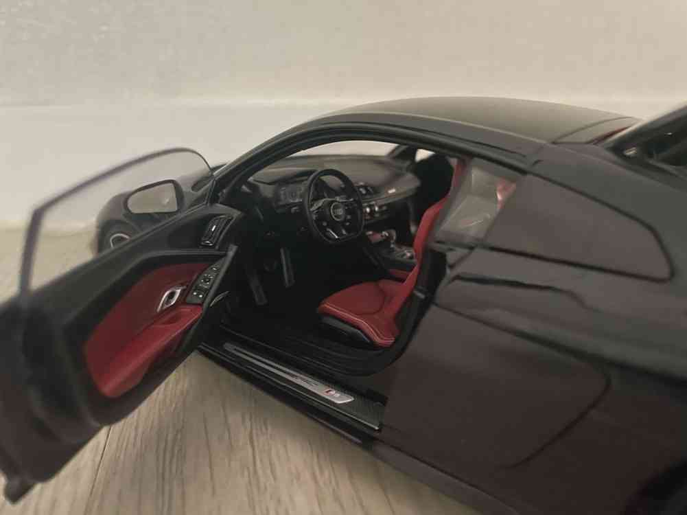 켕파이 1:18 아우디 R8 쿠페 다이캐스트--6