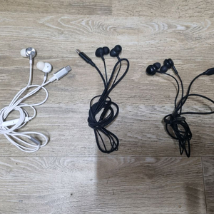 보급형 C타입 이어폰 3개 팝니다 일괄 만원 이미지