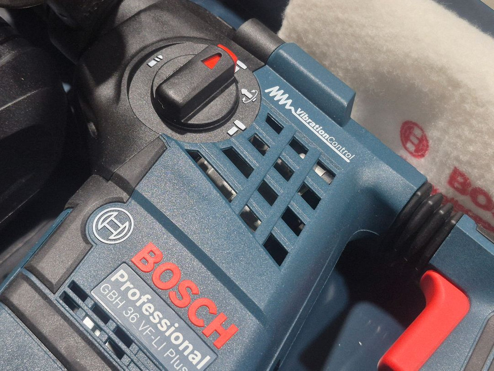 보쉬 충전 함마드릴 (GBH 36V-LI plus) 새제품을 중고가에 팝니다 이미지