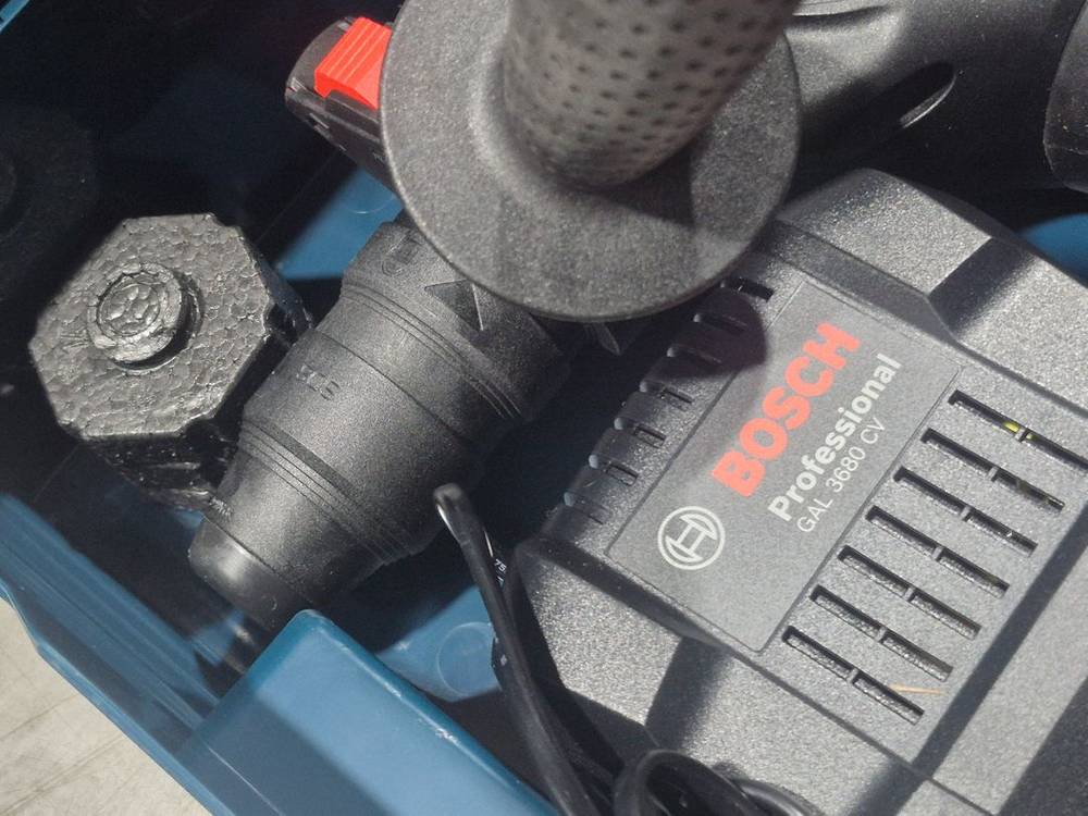 보쉬 충전 함마드릴 (GBH 36V-LI plus) 새제품을 중고가에 팝니다 이미지