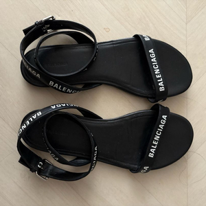 발렌시아가 정품신발 샌들(235사이즈)
