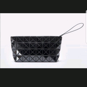 플리츠플리즈 바오바오 클러치 이세이미야케