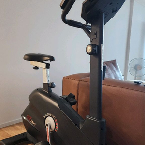 자전거 실내 운동기구 이미지