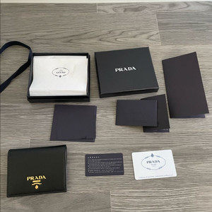 프라다 사피아노 여자 지갑