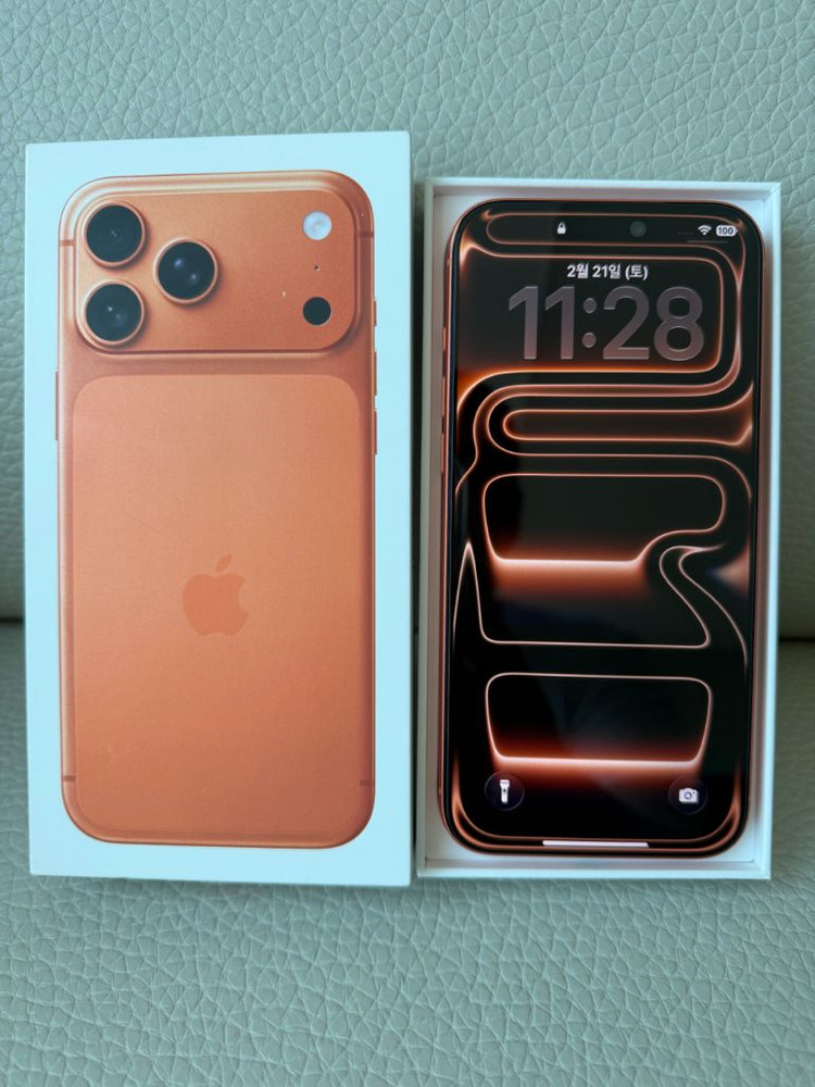 (교신가능)아이폰17 Pro Max 오렌지 자급제 팝니다--1