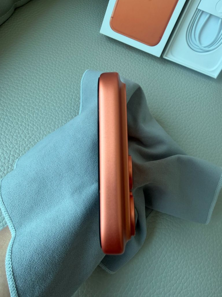 (교신가능)아이폰17 Pro Max 오렌지 자급제 팝니다--3