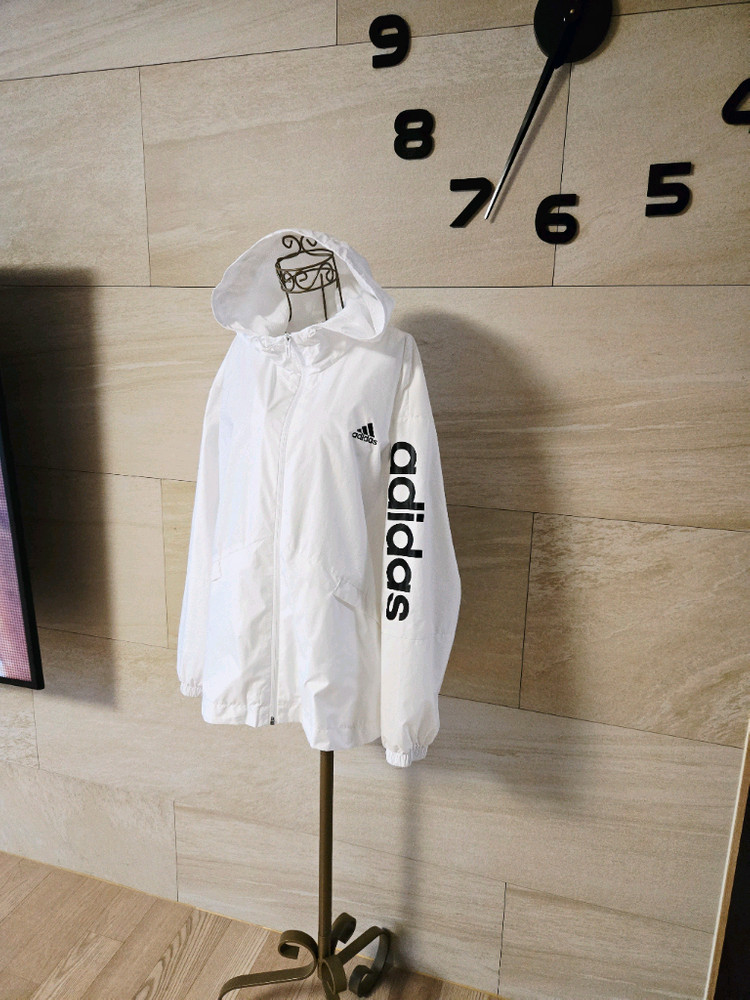 [m] 아디다스 여성 바람막이 후드 자켓--1