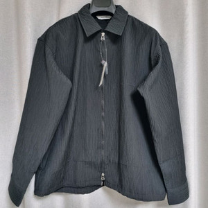 에잇세컨즈 플리츠 집업 셔켓 블랙 L사이즈