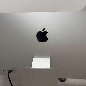 스튜디오디스플레이 이미지