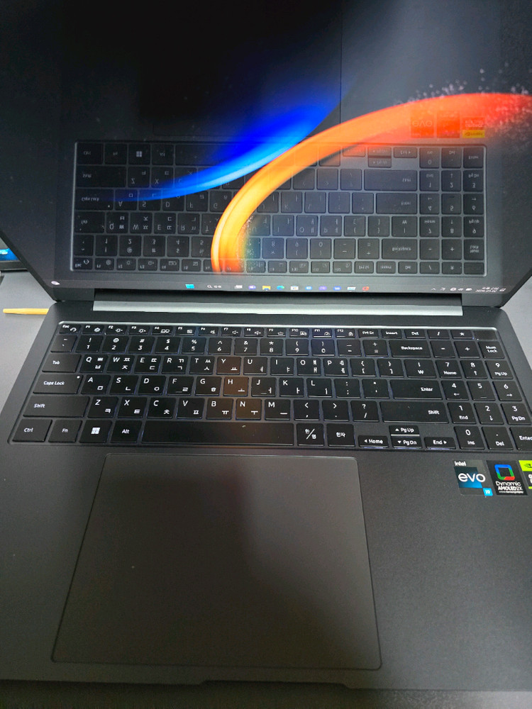 삼성 갤럭시북3 울트라 게이밍 노트북 i9 4070 ddr5 32gb 팝니다--2